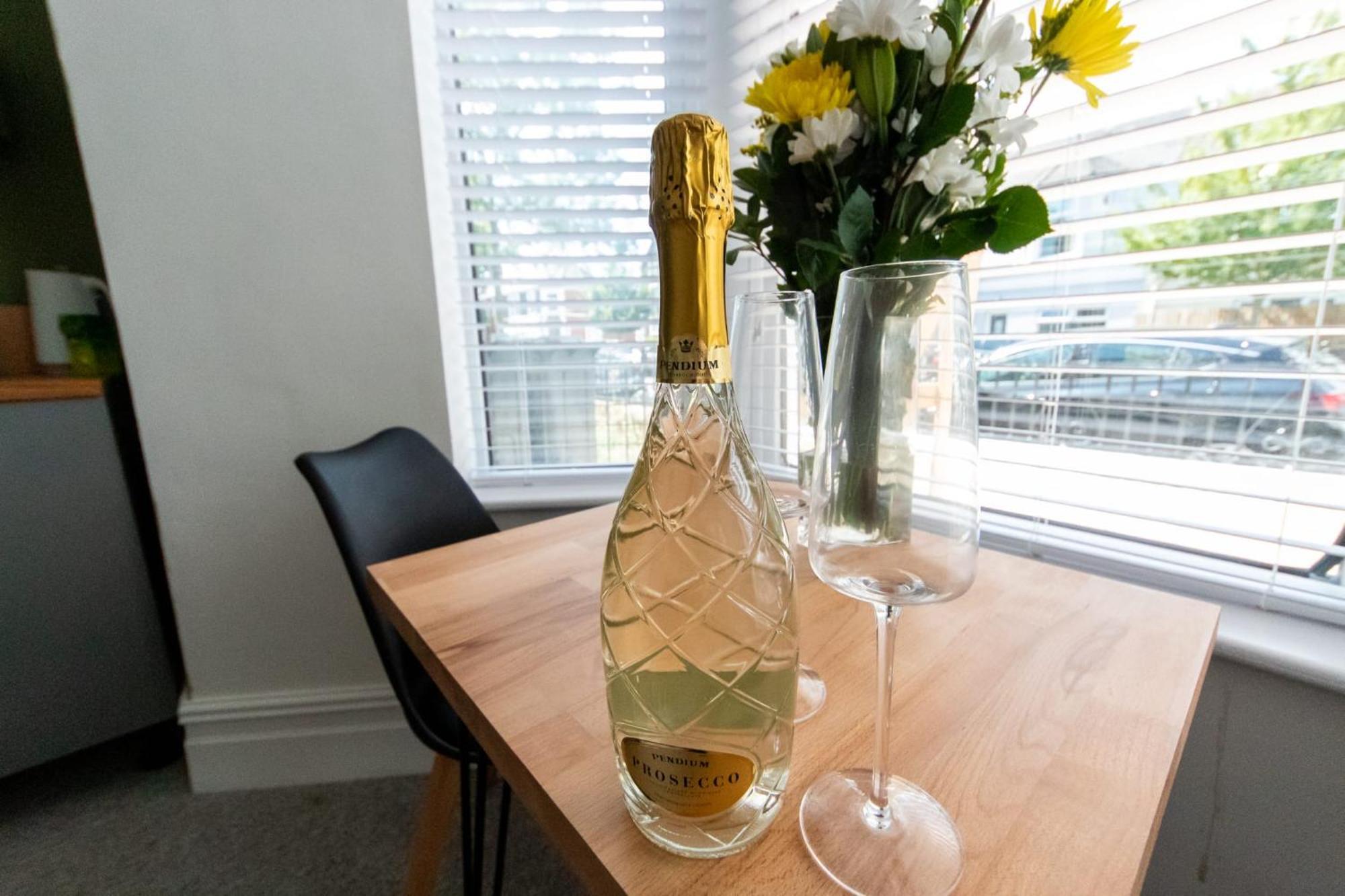 Bay City Studio Apartments By Staying-Away Cardiff Eksteriør billede